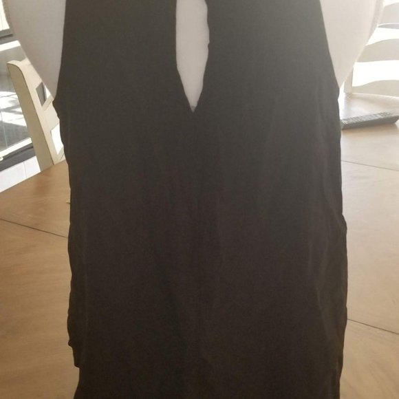 🦄Old Navy / M / Key Hole Back Tank Blouse - Picture 3 of 4